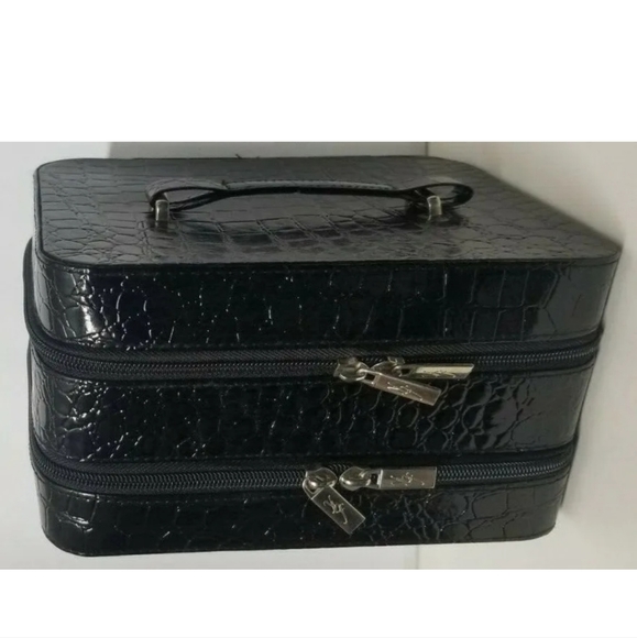 YBF Your Best Friend EMPOWER YOUR beYOUty Makeup Set with Case - Picture 11 of 12